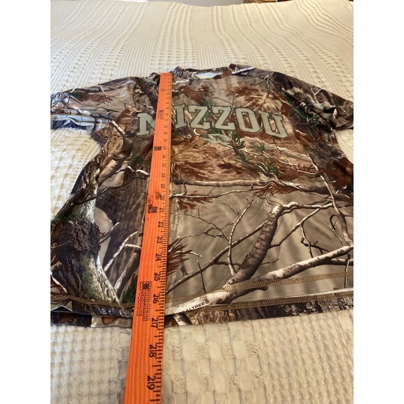 Under Armour T Shirt Sz Small MIZZOU Real Tree Camo Green Heat Gear Loose - Picture 7 of 8